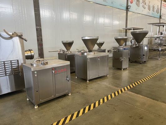 Macchina automatica di riempimento di salsicce di precisione per una produzione costante e rapida